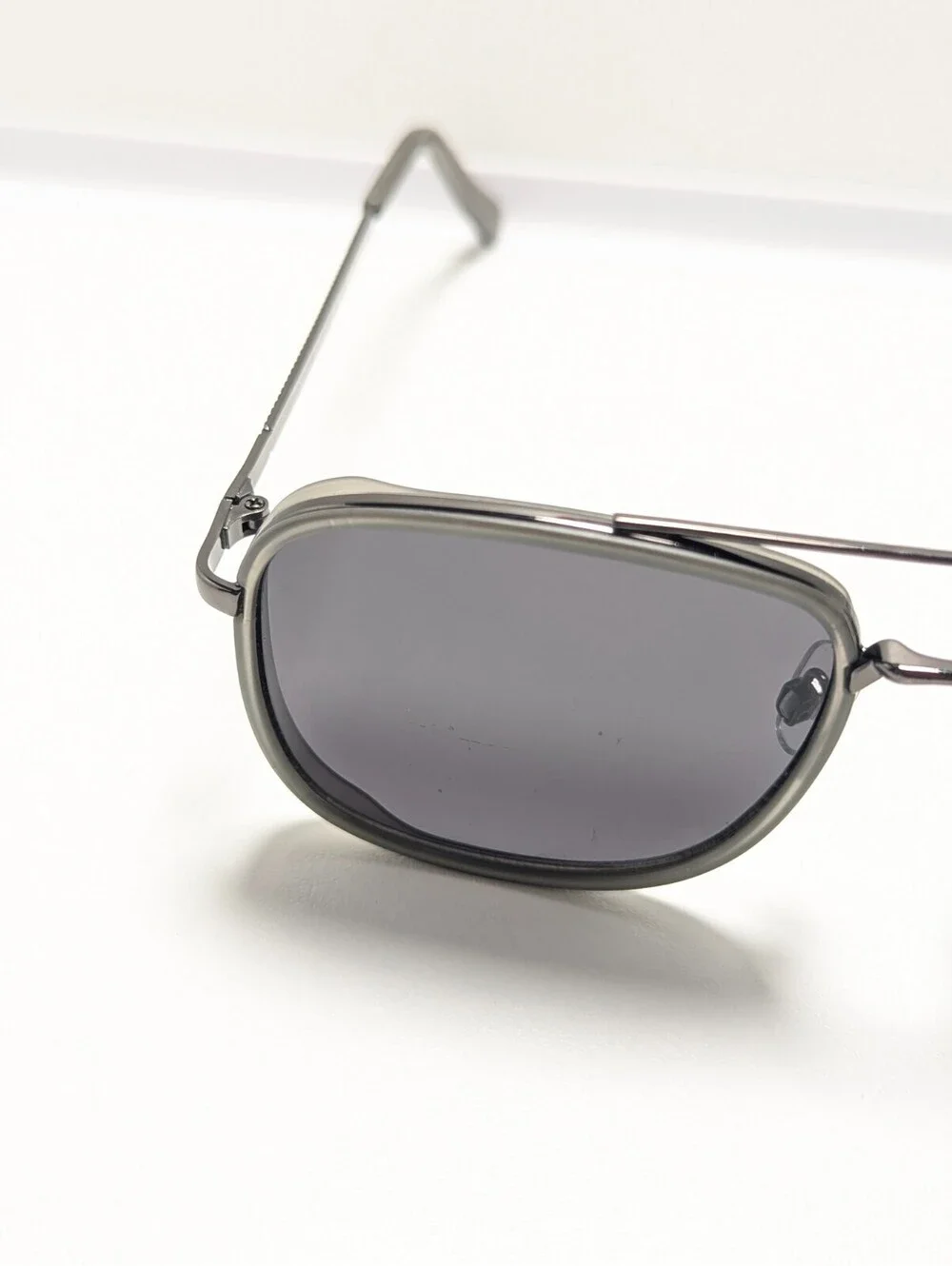 Vince Camuto DNVCM1117-R  Classic Gray UV Aviator Men's Fashion Sunglasses